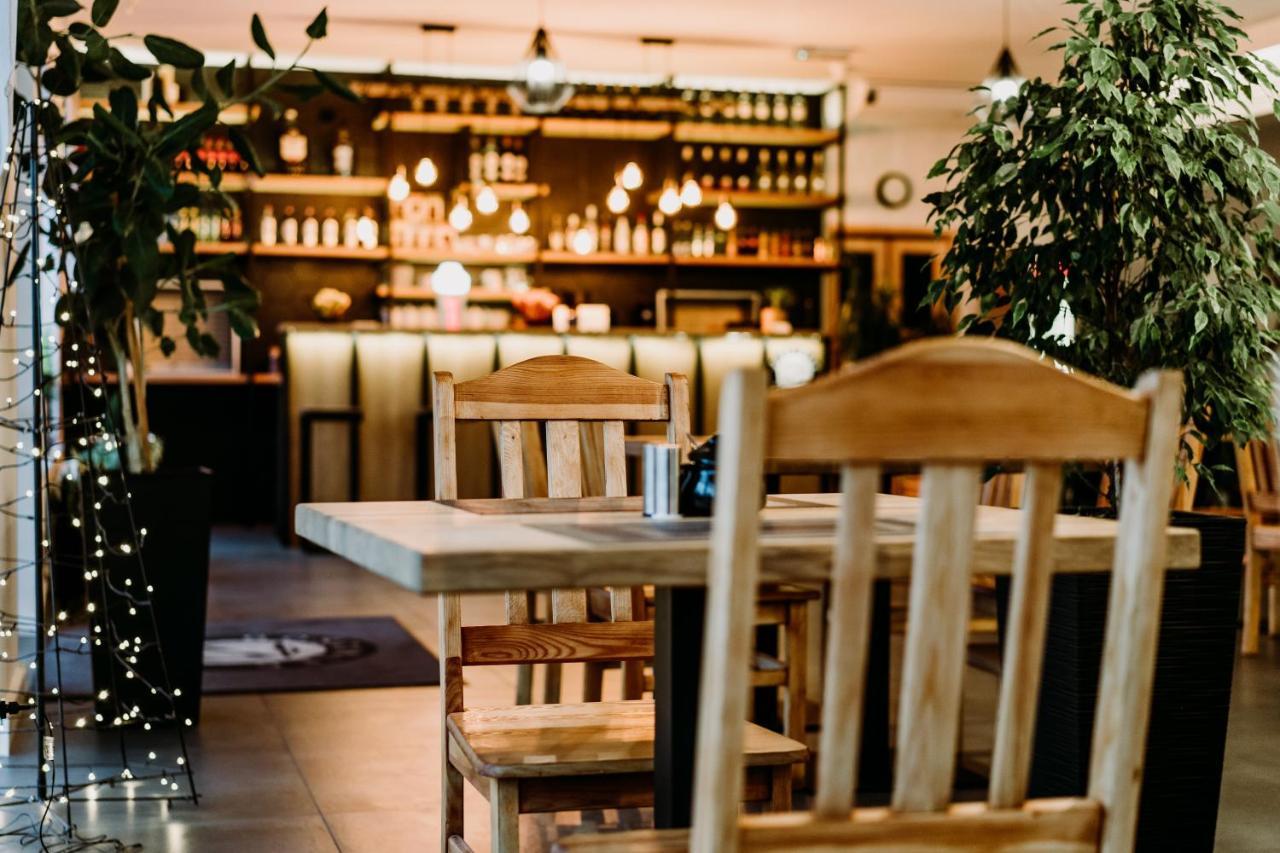 Gosciniec Zacisze I Blisko A2 Dabie-Uniejow I Restauracja Panzió Kültér fotó